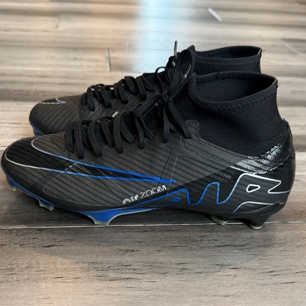 Nike Black and Blue Athletic Shoes